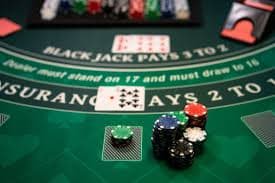 Casino-style slot and table game entertainment lobby on 100bet